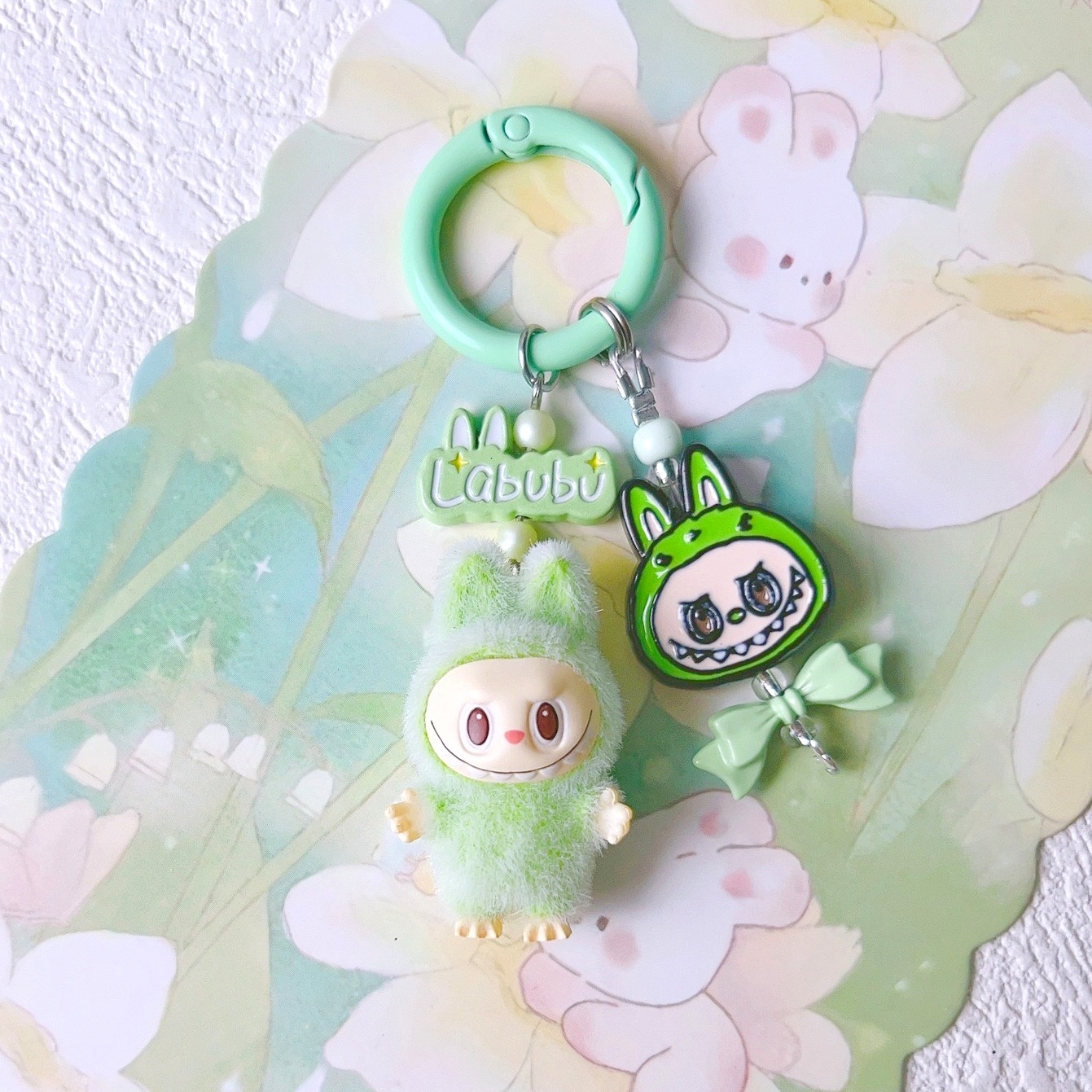 IMG_5715_副本_副本 DIY-04 立ち姿バージョン、現象的ヒット商品、ファッションアクセサリー・キーホルダー・バッグチャーム・スマホチャームとして活用可能で、贈り物にも最適なアイテム - Image 1